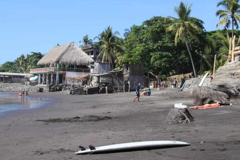 surfing in El Tunco