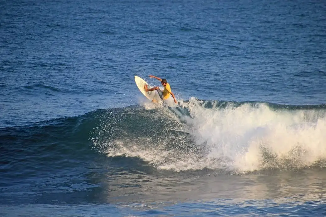 surfing in El Zonte
