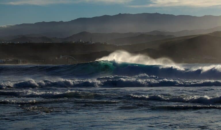 Surfing in Gran Canaria