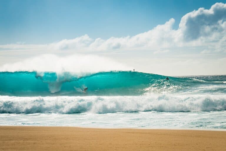 Winter Surf at Pipeline