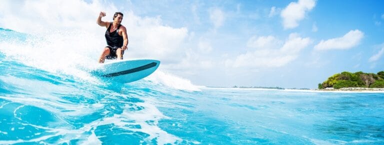 Best Surf Spots in the Maldives for Beginners