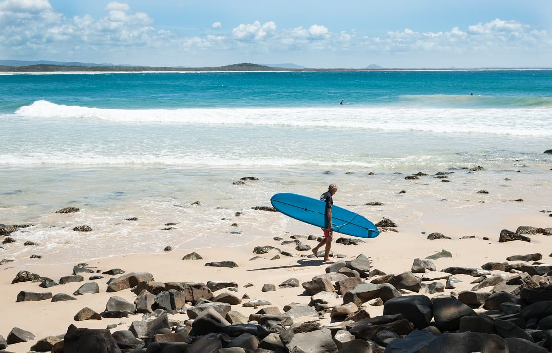 5 Best Surf Spots In Australia For Beginners