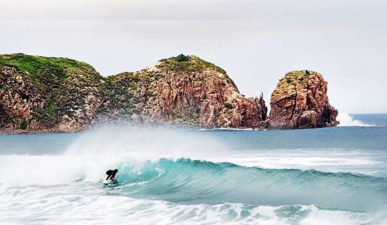 Best Surf Spots in Australia for Beginners