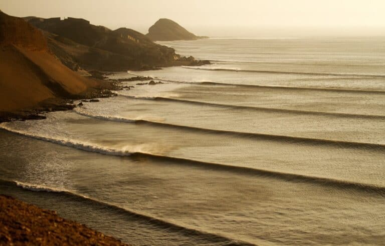 Long Lefts in Chicama
