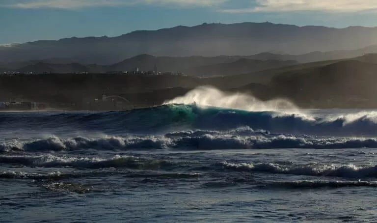 Surfing in Gran Canaria