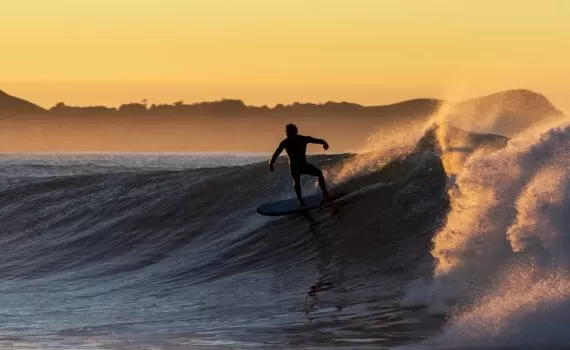 Best Surf Spots in New Zealand for Beginners