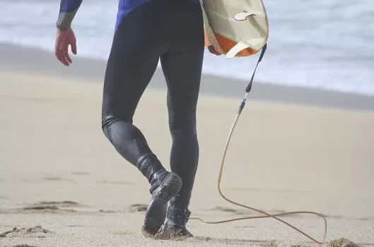 The 10 Best Surf Boots - Ultimate Footwear for Riding Waves